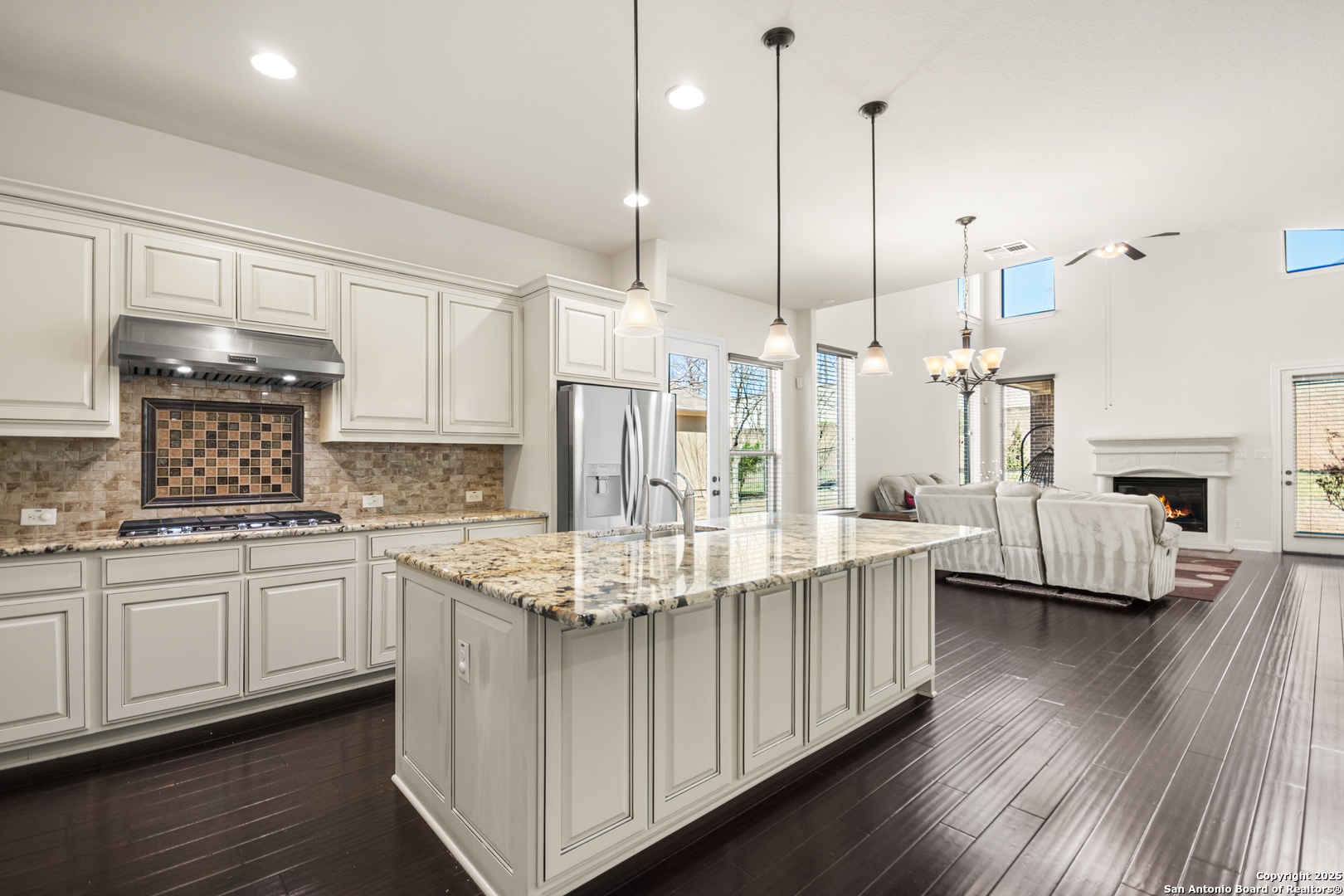 2403 Dunmore Hill
