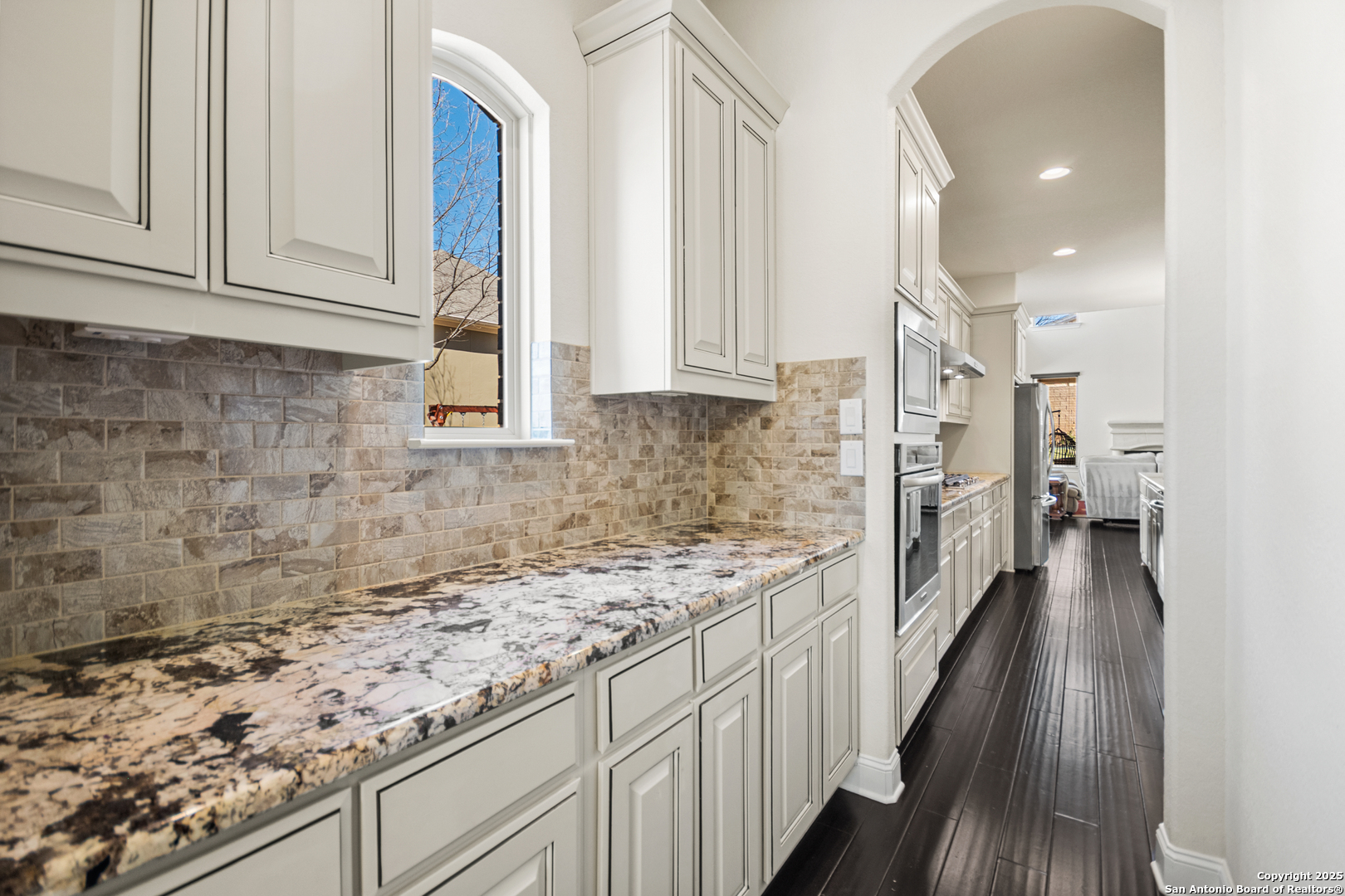 2403 Dunmore Hill