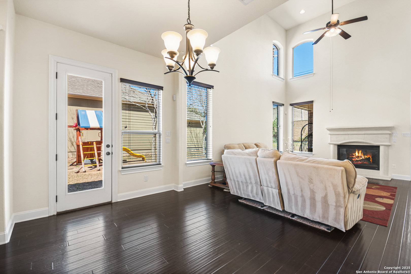 2403 Dunmore Hill