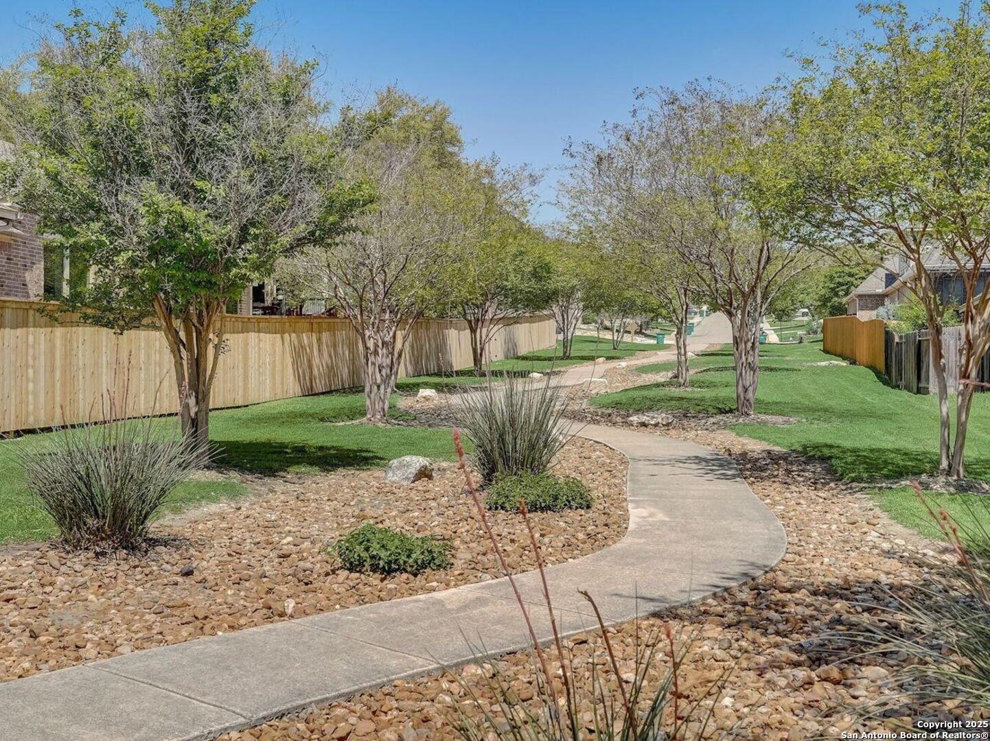 8911 Rocky Ridge