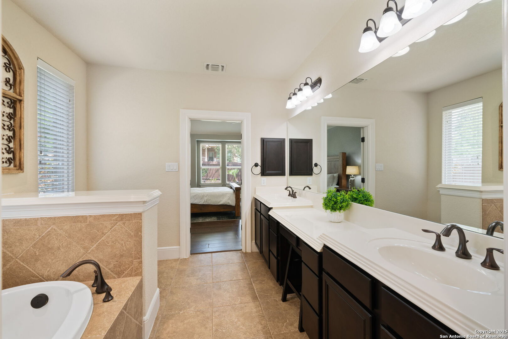 8911 Rocky Ridge