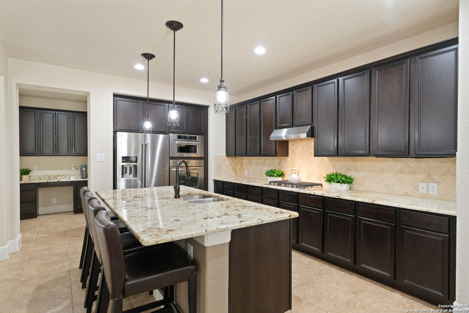 8911 Rocky Ridge
