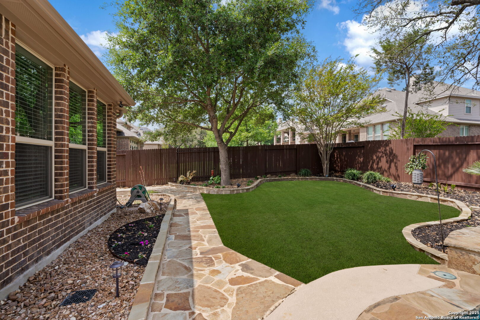 8911 Rocky Ridge
