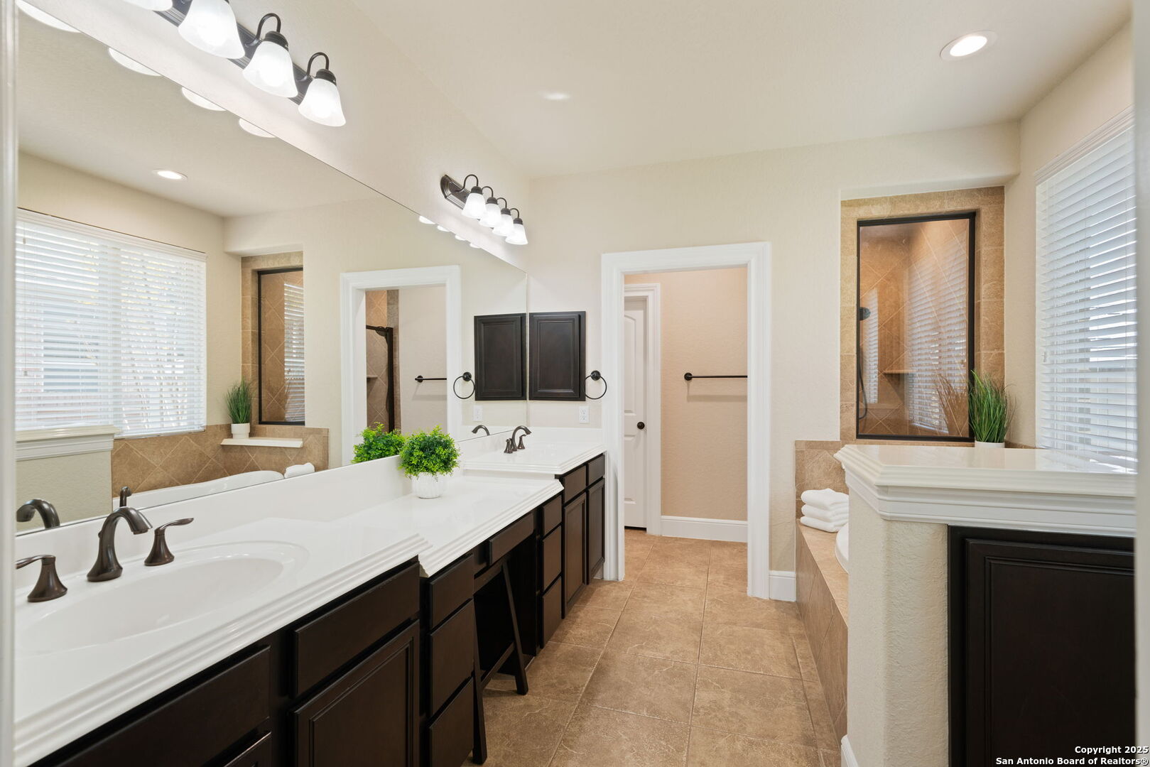 8911 Rocky Ridge