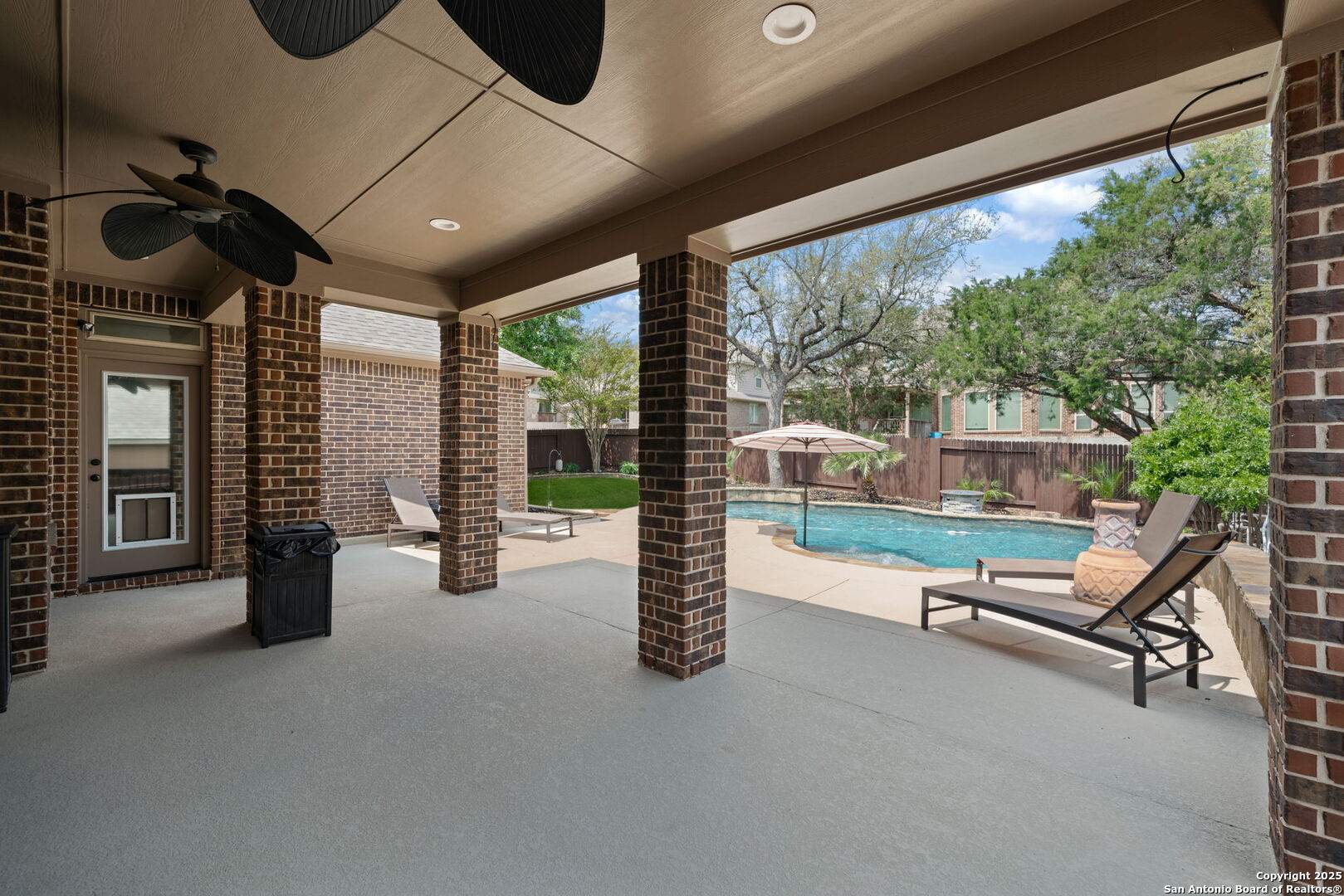 8911 Rocky Ridge