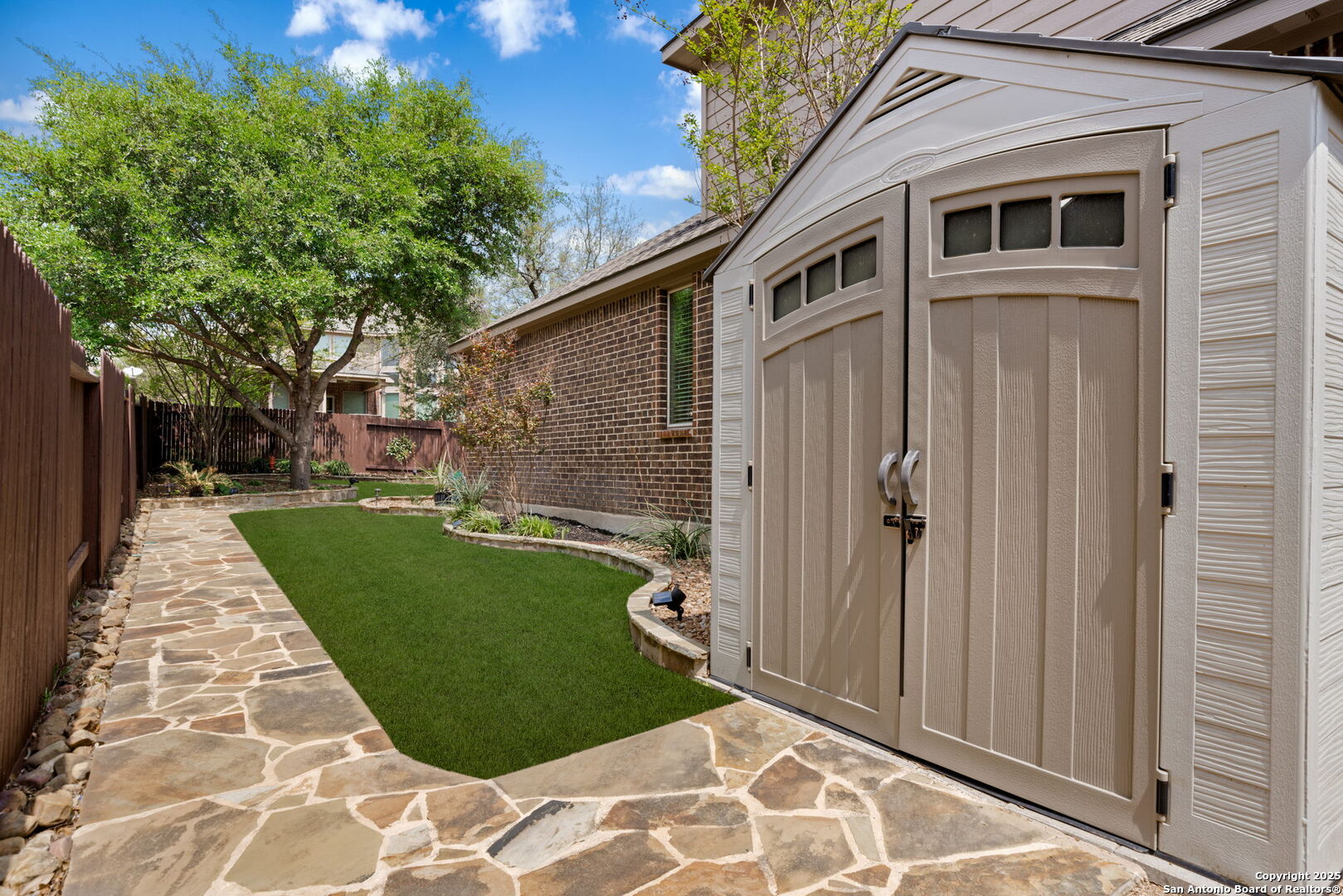 8911 Rocky Ridge