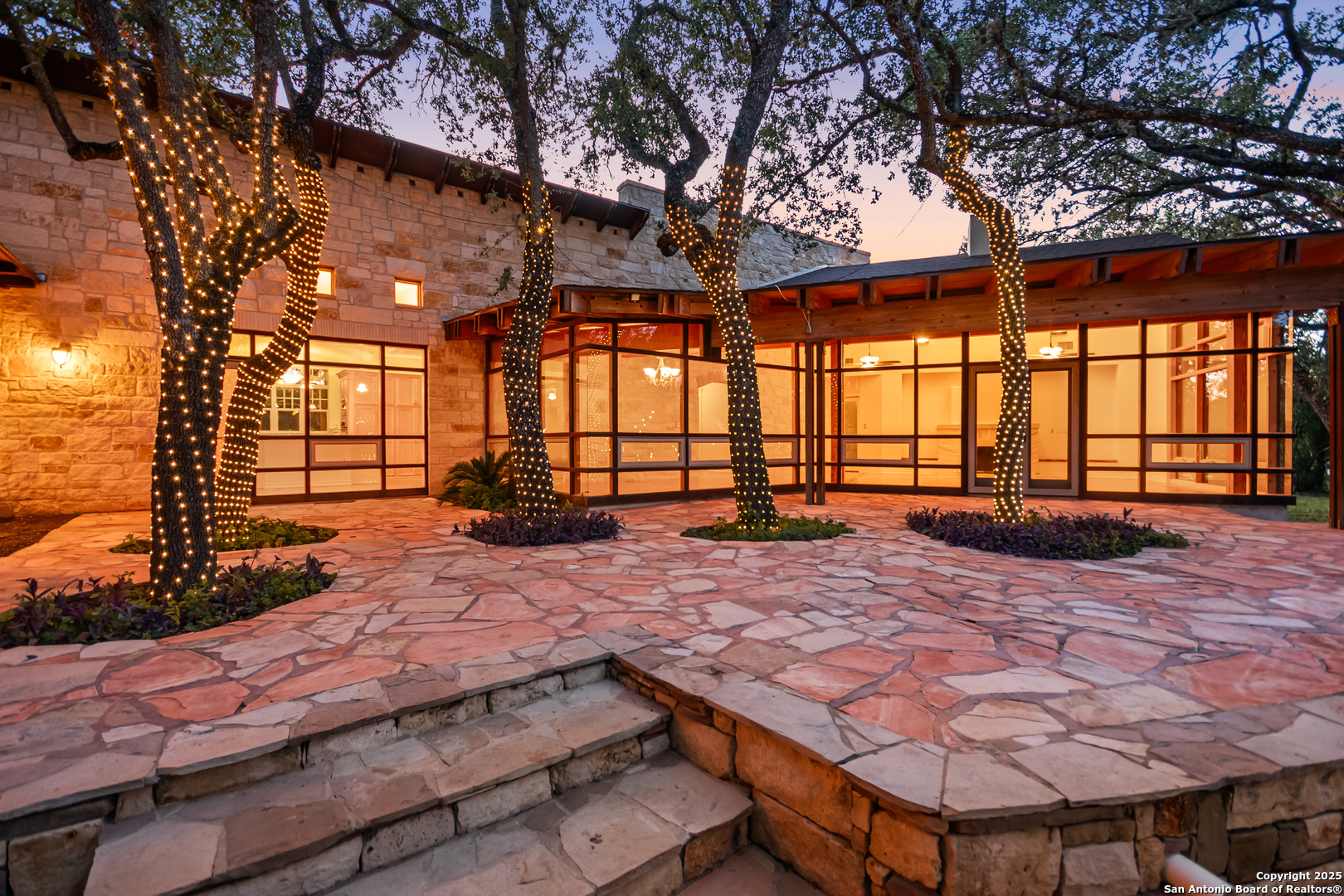 5620 Mount Helen