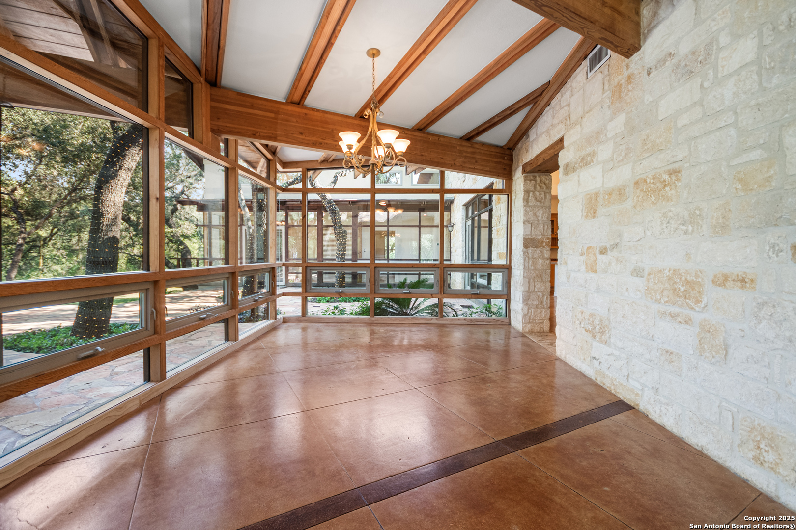 5620 Mount Helen