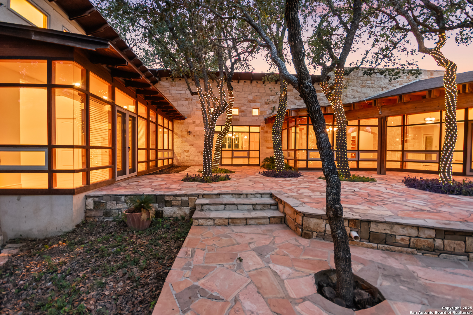 5620 Mount Helen