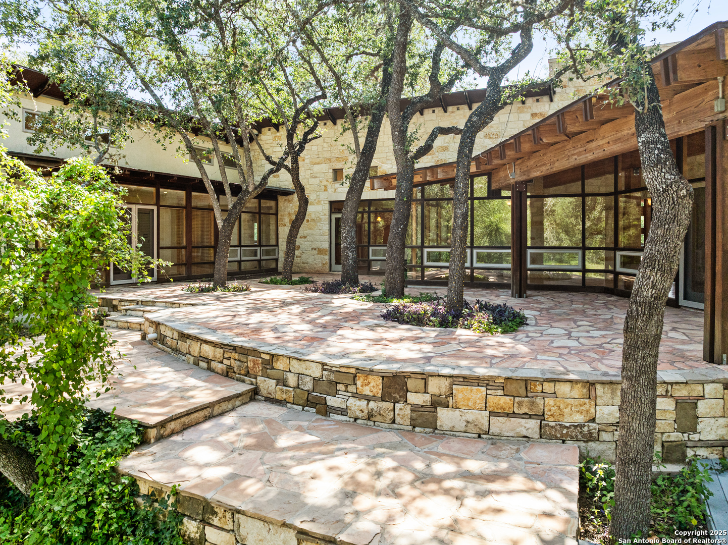 5620 Mount Helen