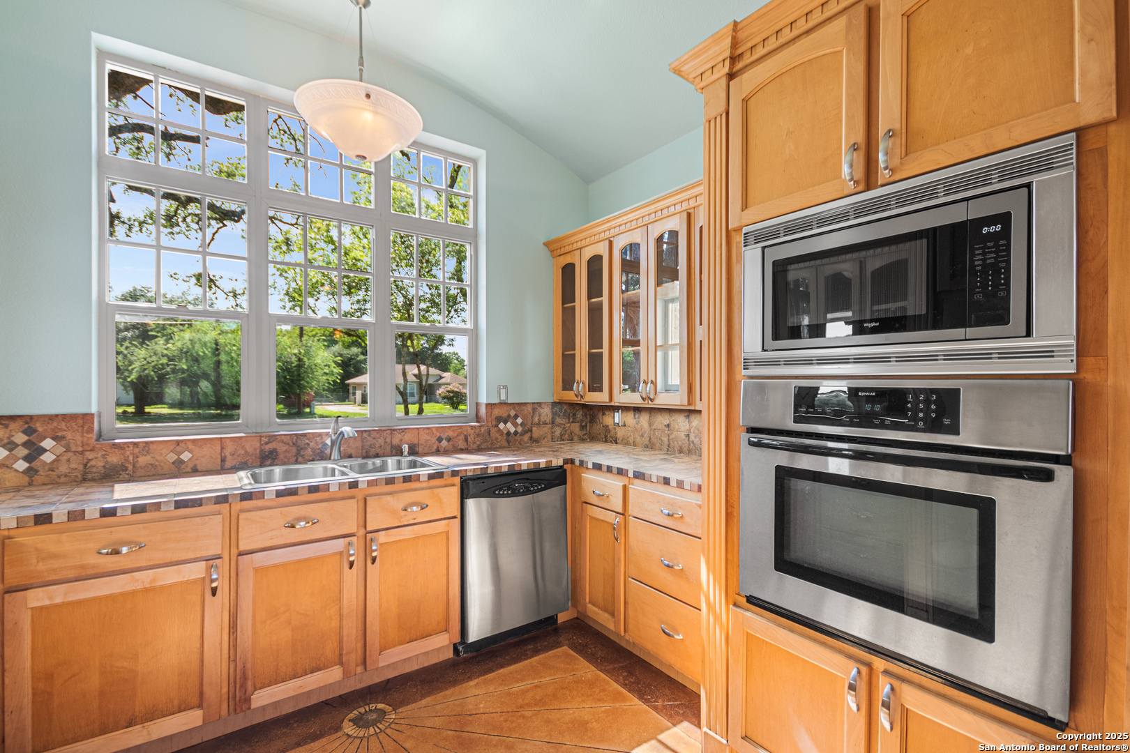 5620 Mount Helen