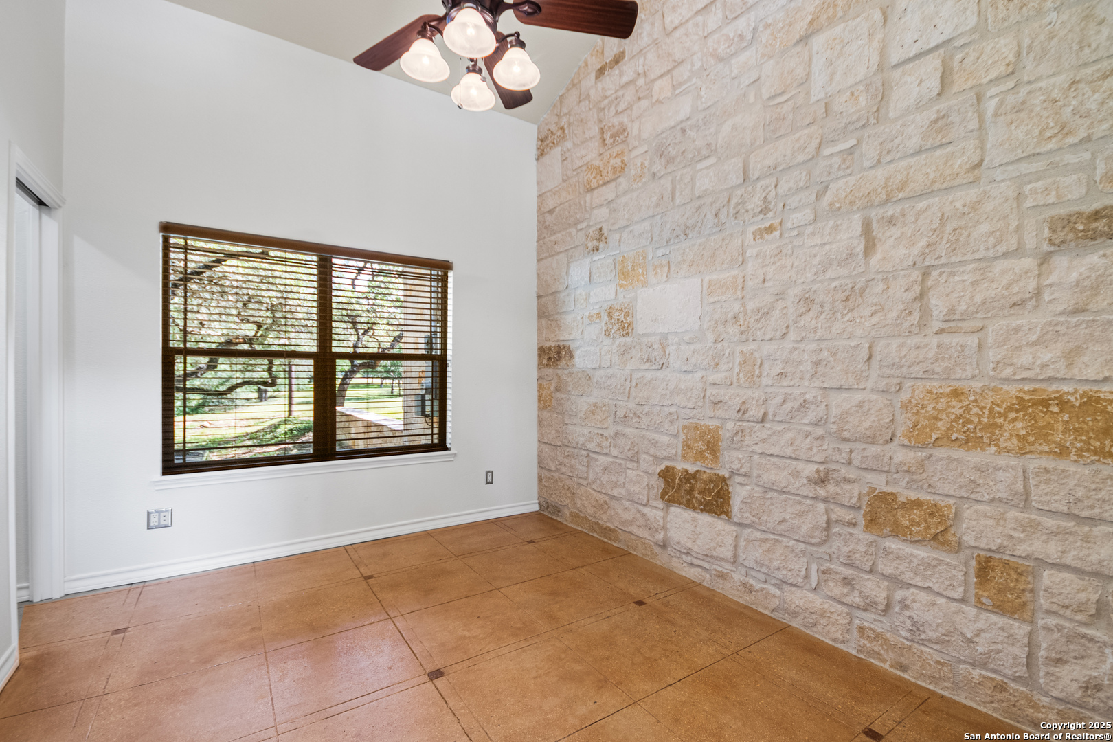 5620 Mount Helen