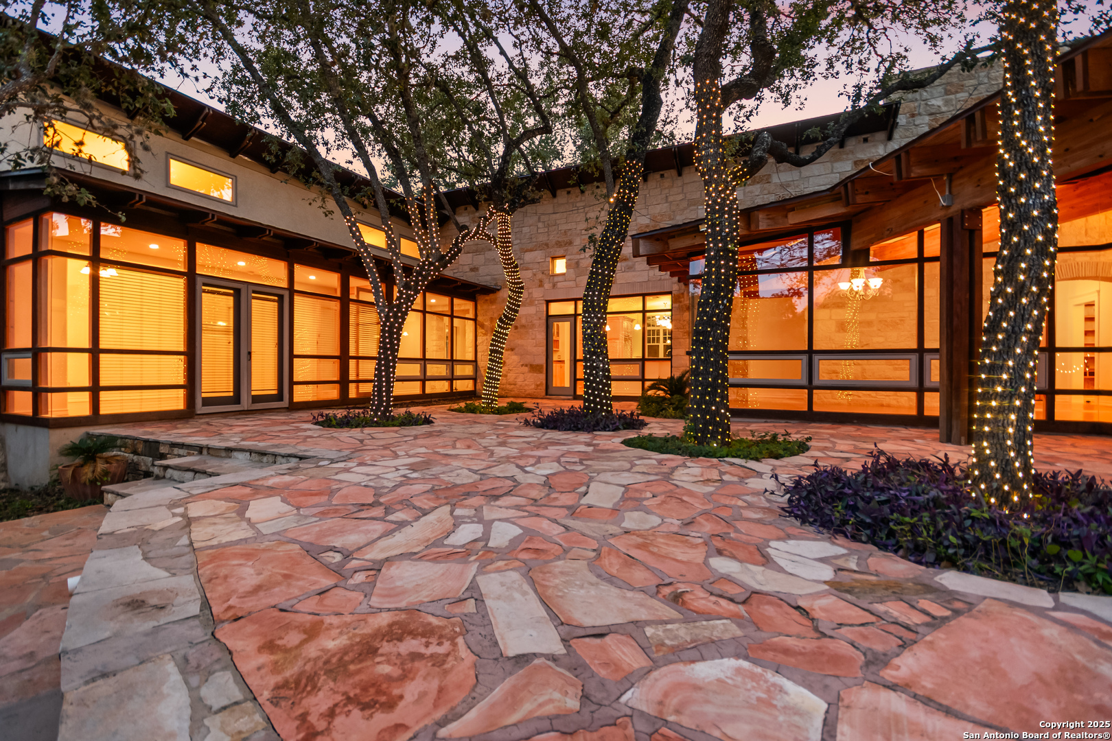 5620 Mount Helen