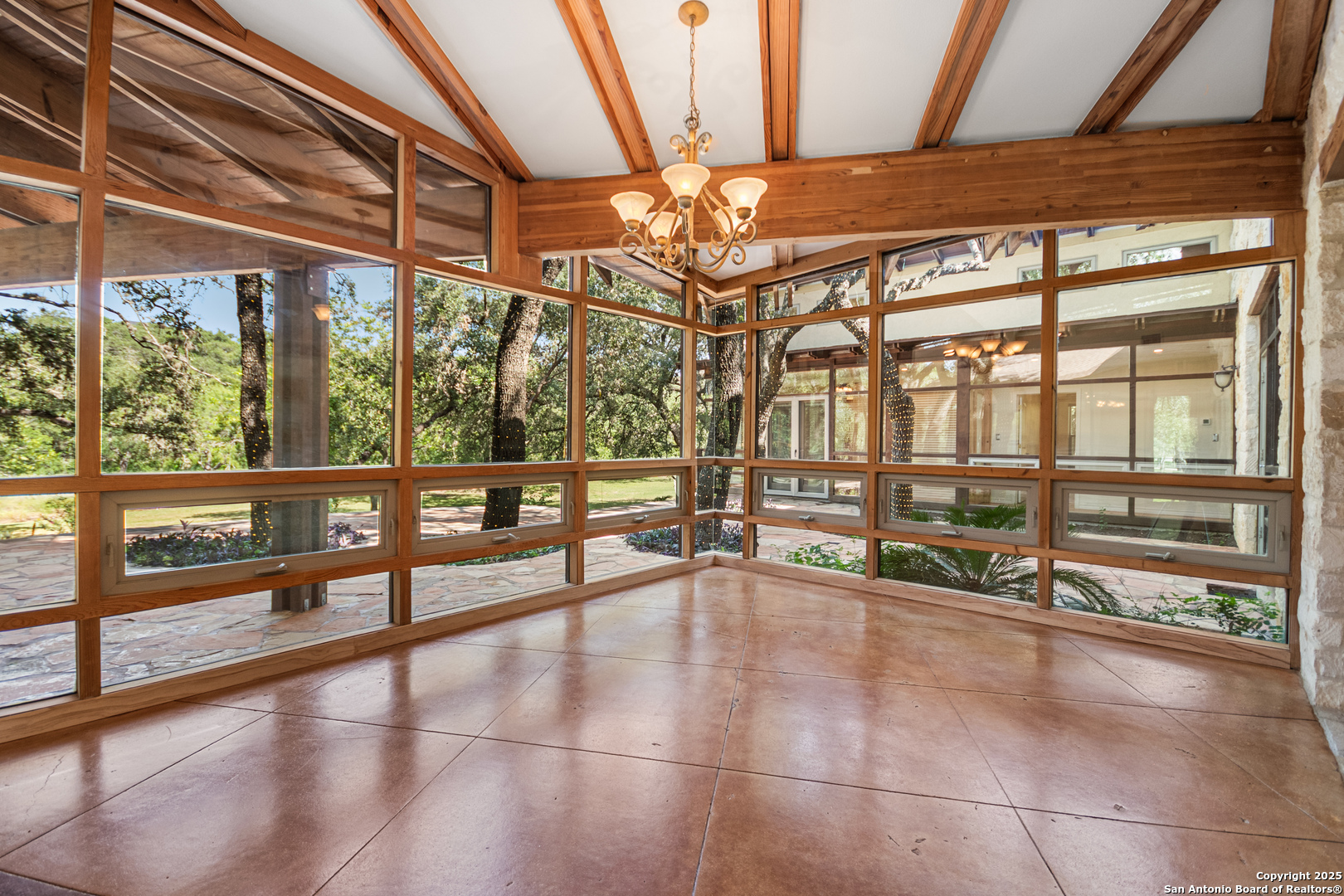 5620 Mount Helen