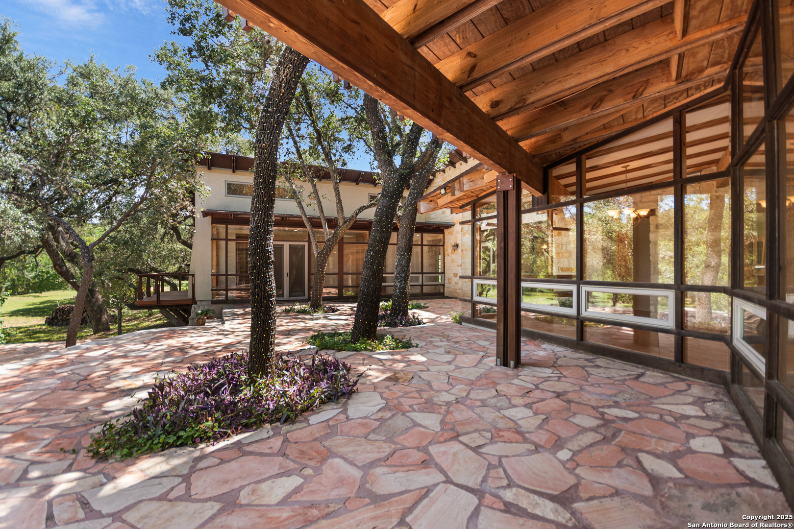 5620 Mount Helen