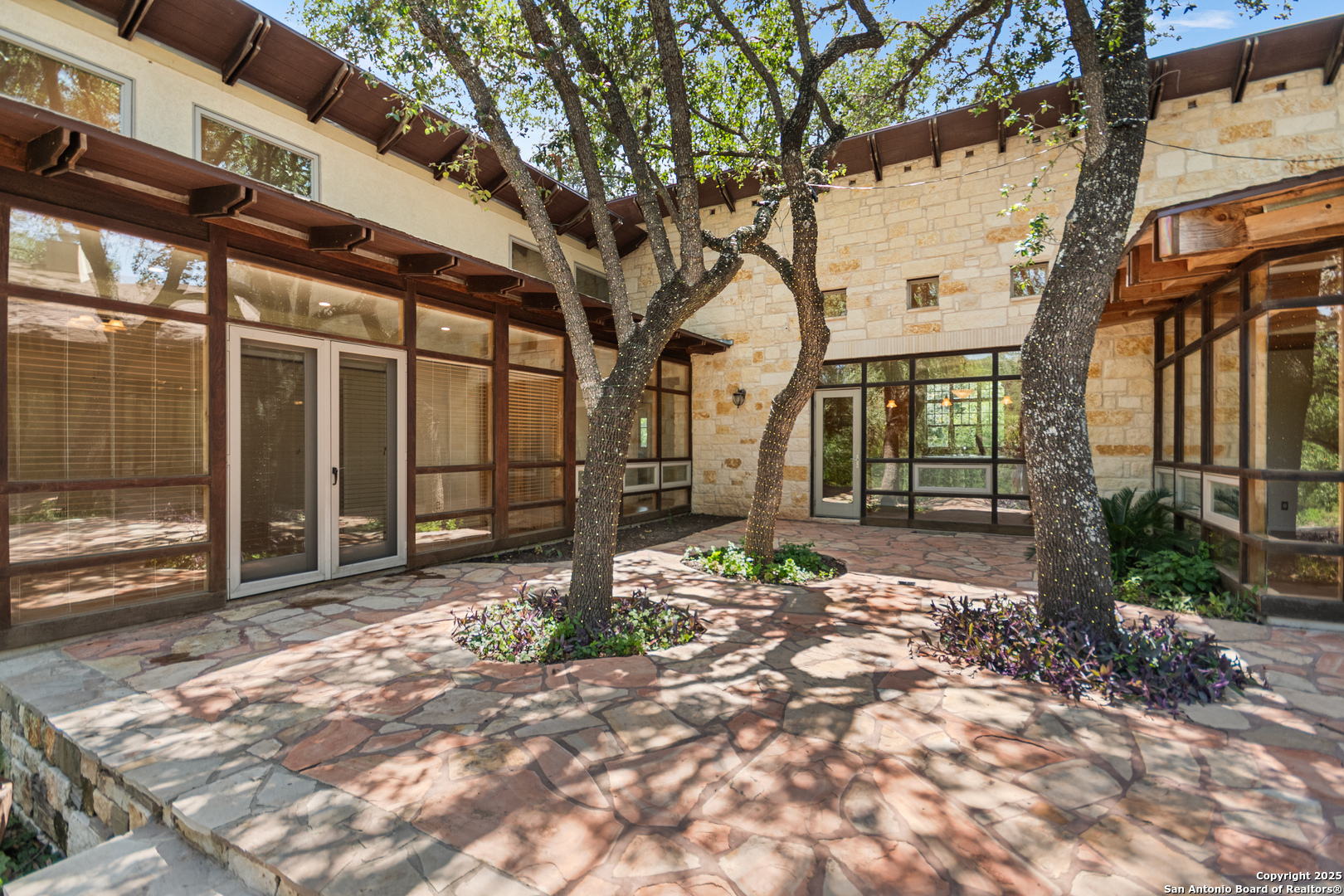 5620 Mount Helen