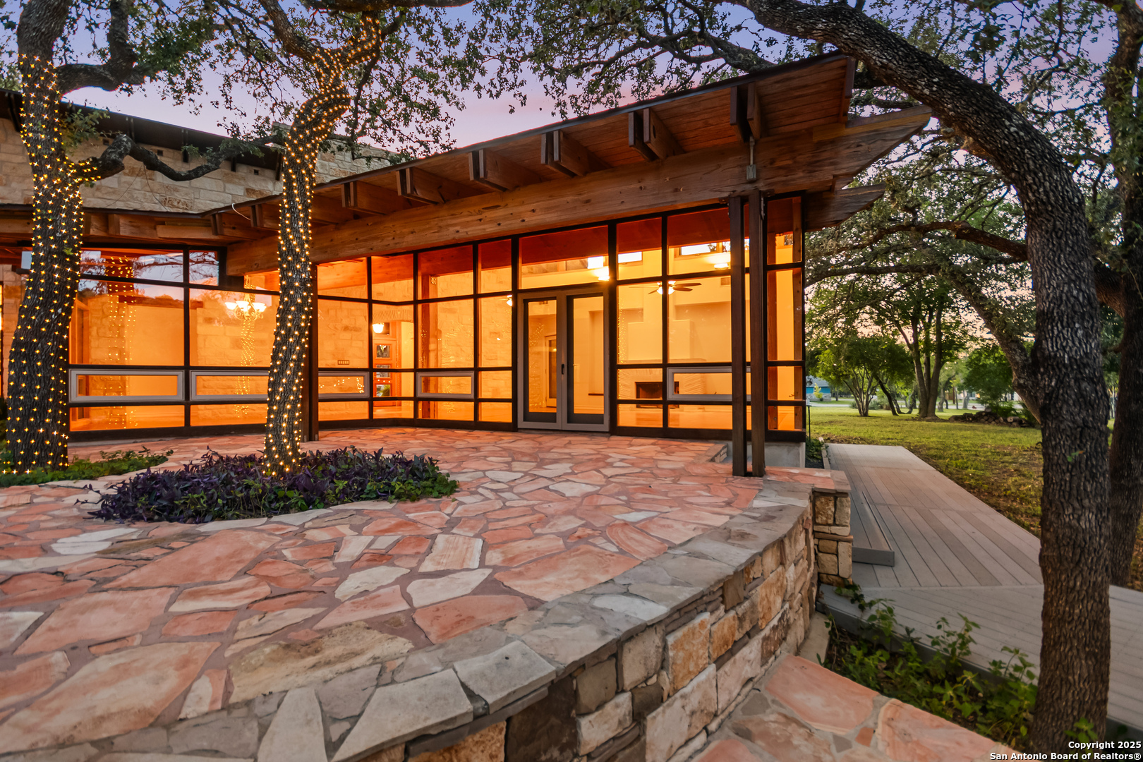 5620 Mount Helen