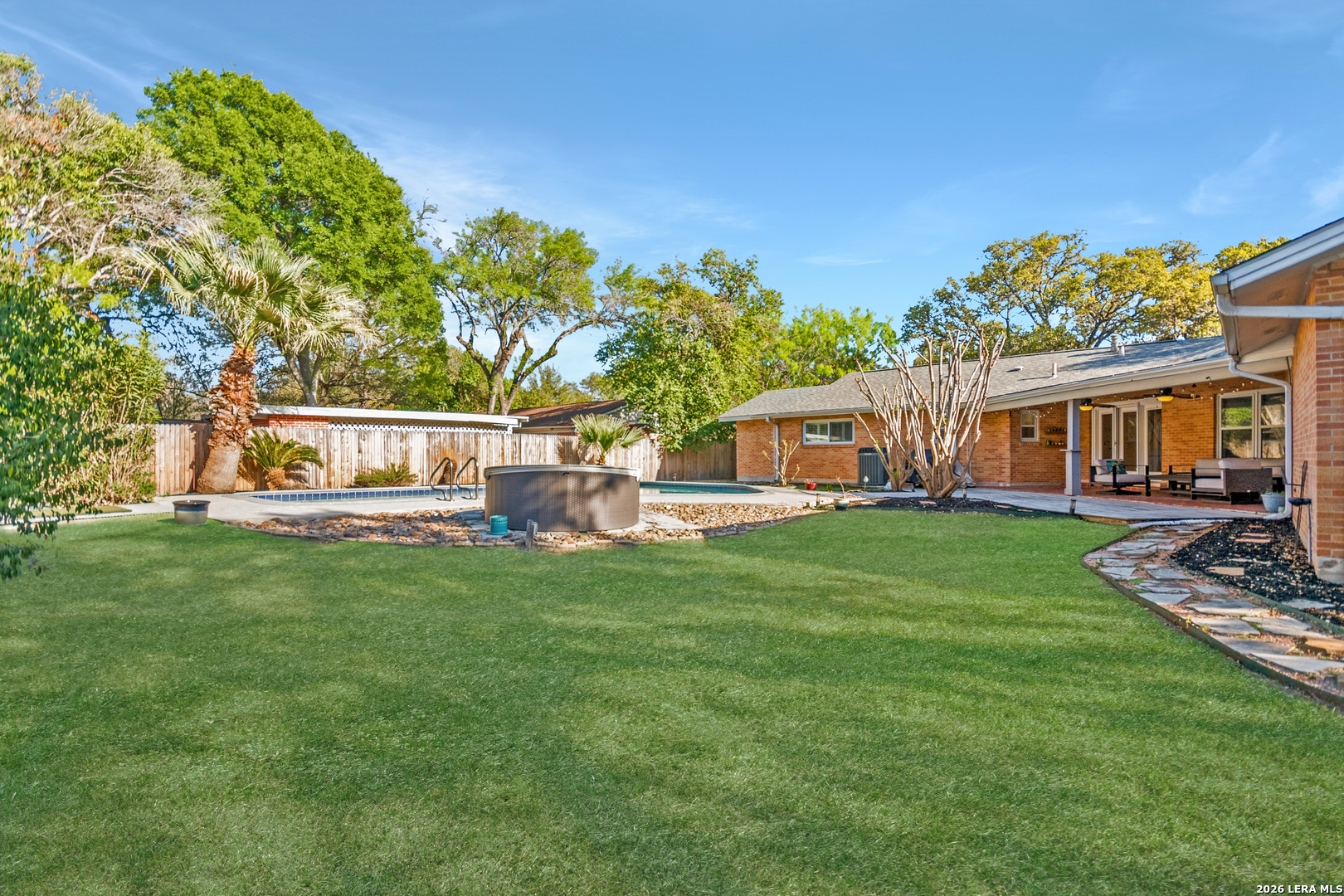 203 LARAMIE DR