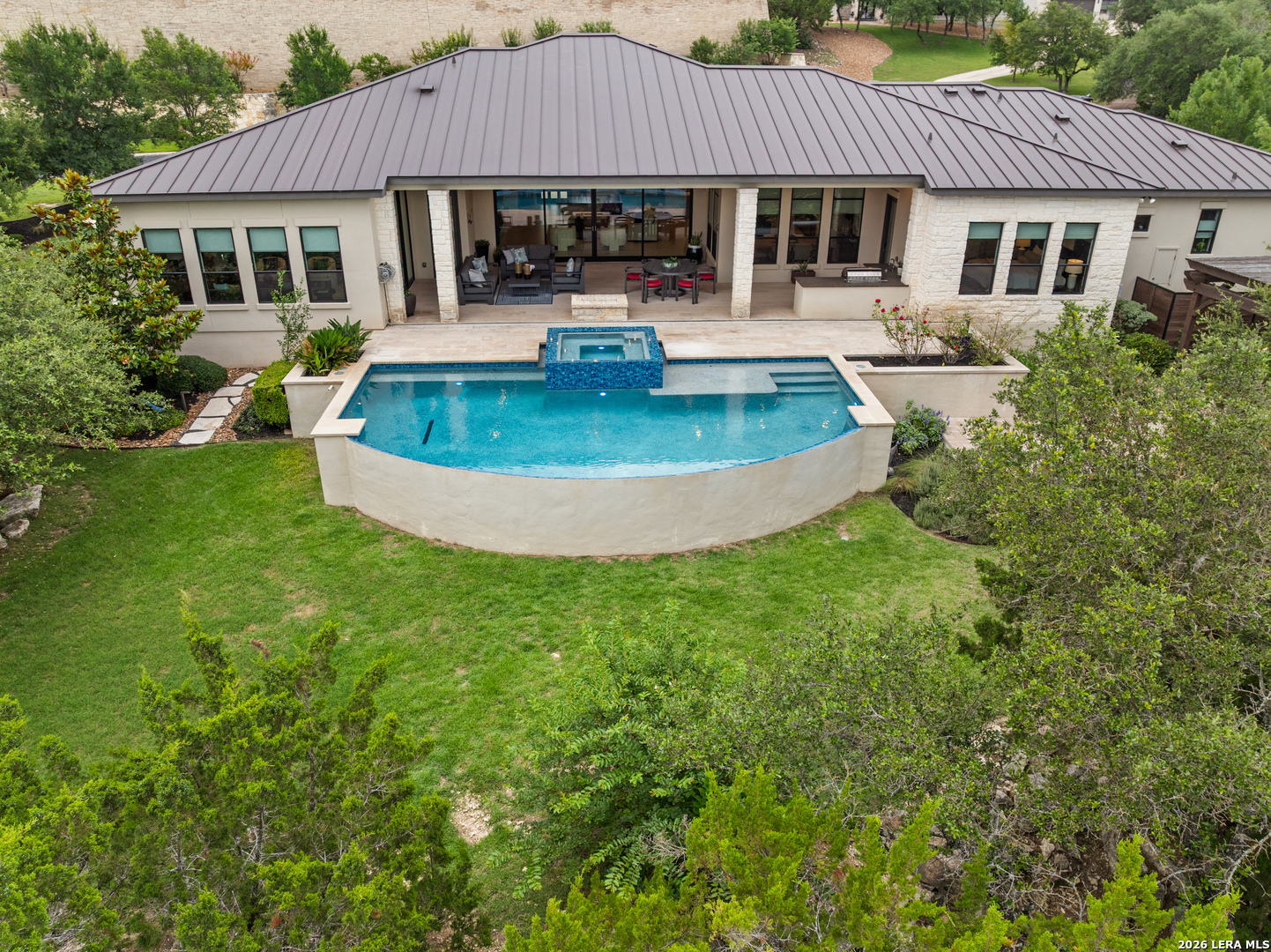 30 ROYAL HTS