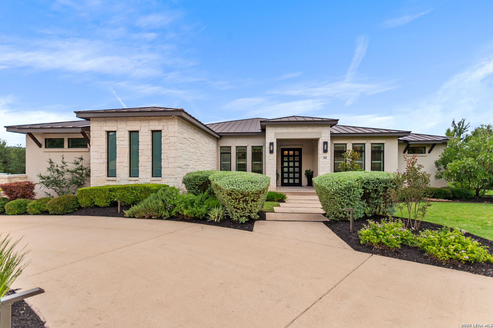 30 ROYAL HTS