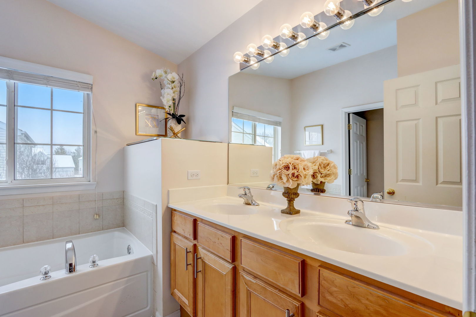 271 W Asbury Drive