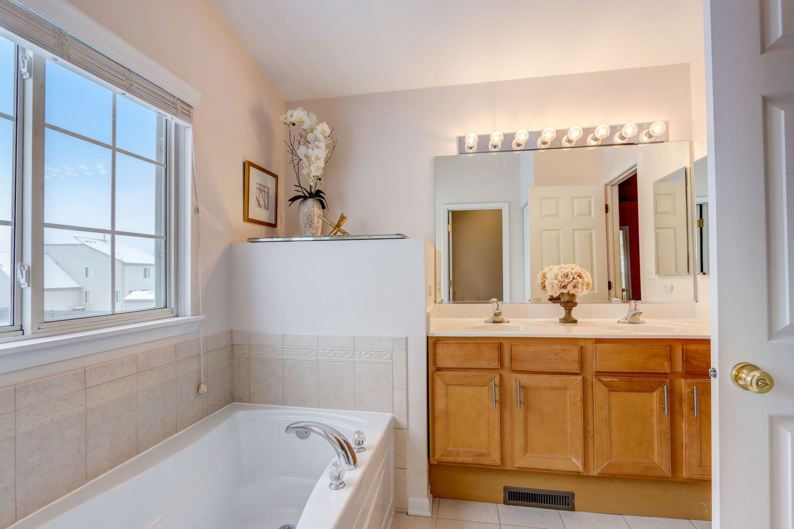 271 W Asbury Drive