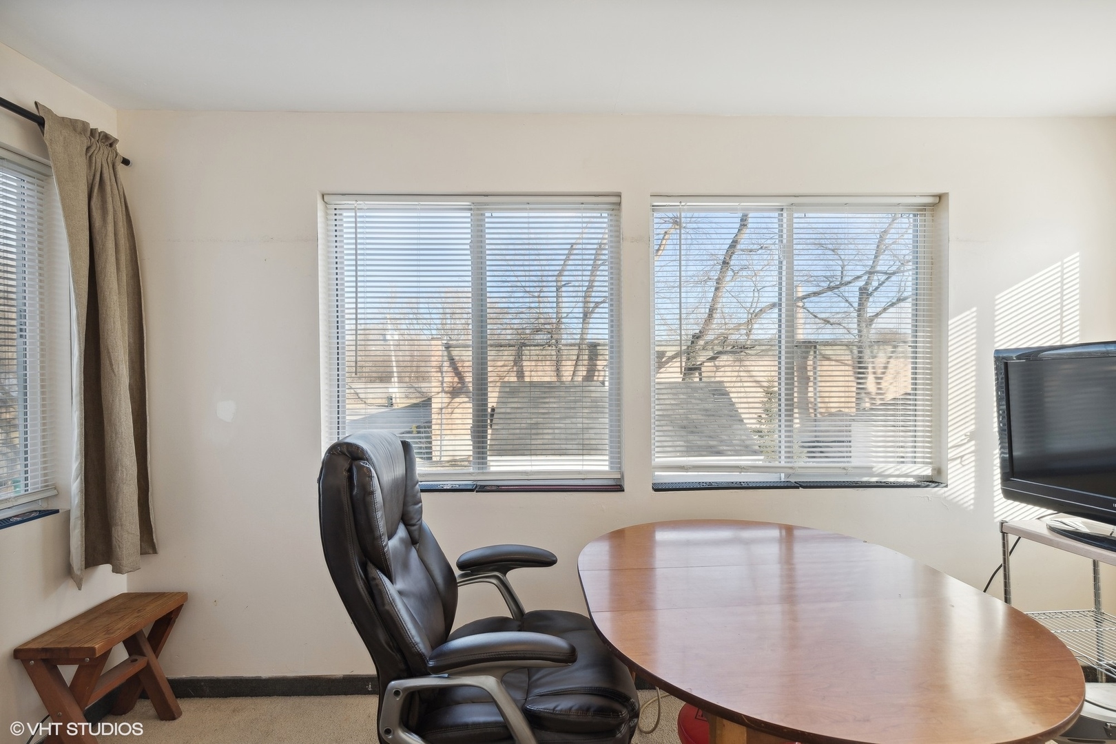 281 N Slusser Street