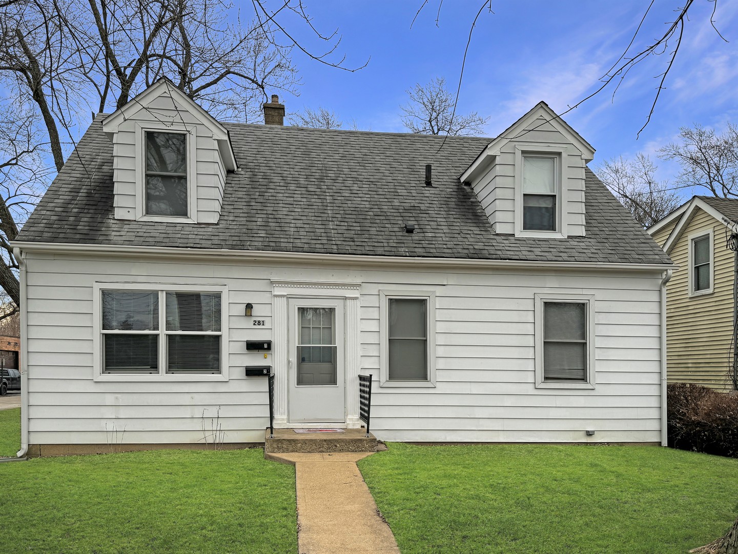 281 N Slusser Street