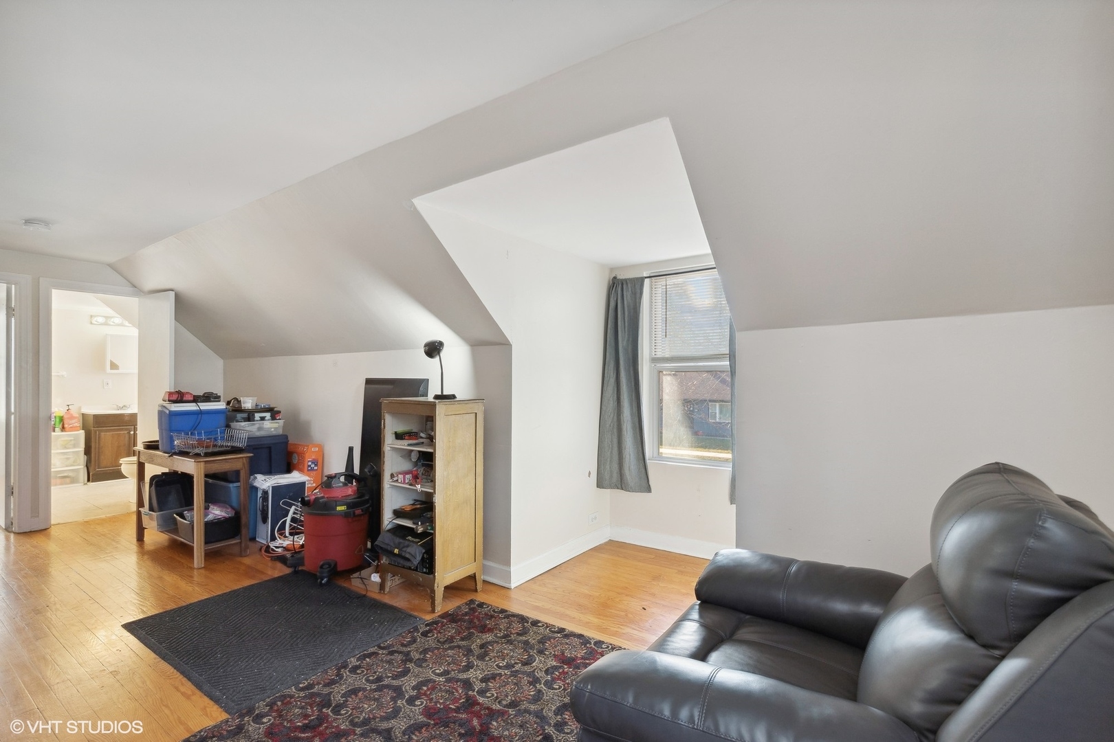 281 N Slusser Street