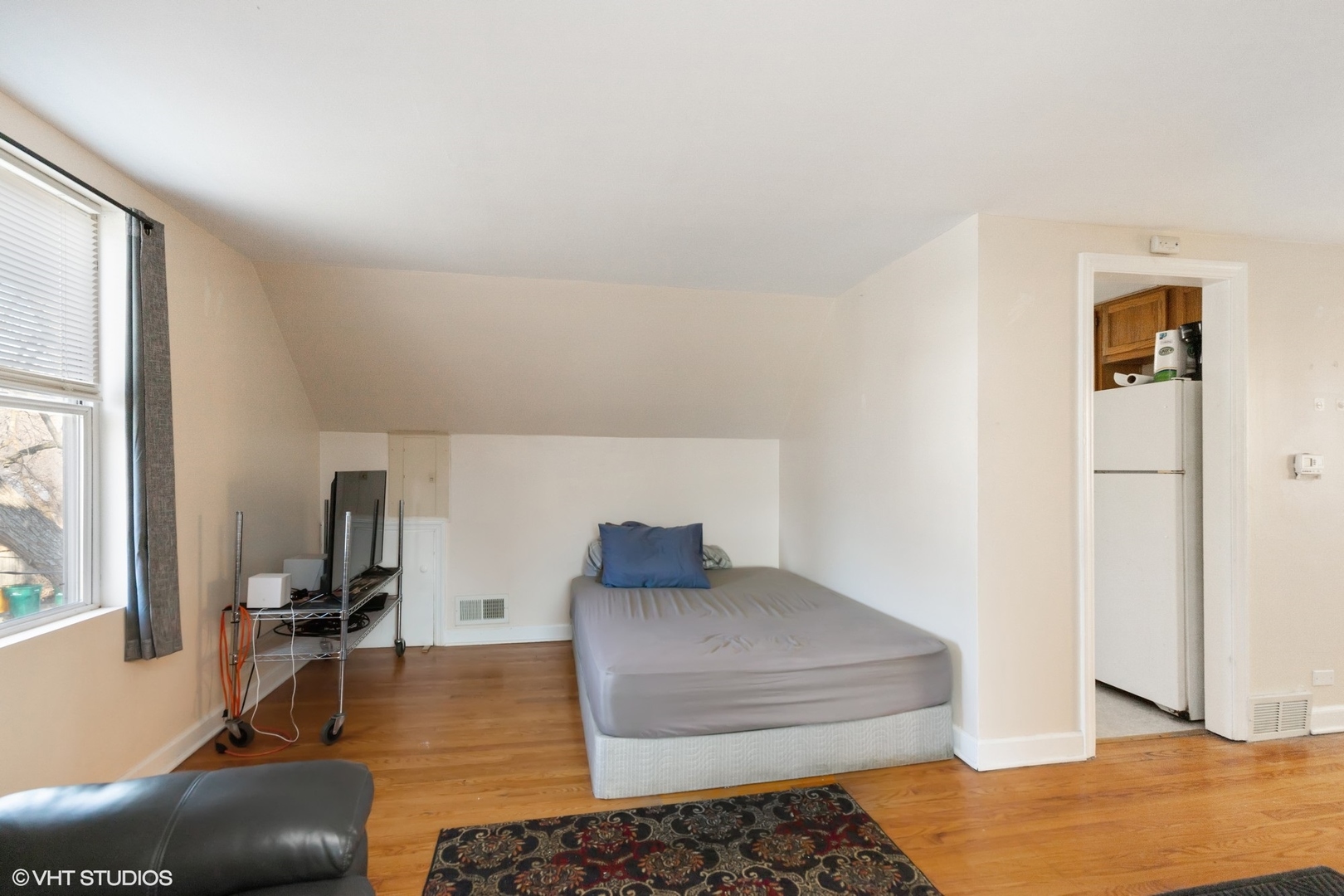 281 N Slusser Street