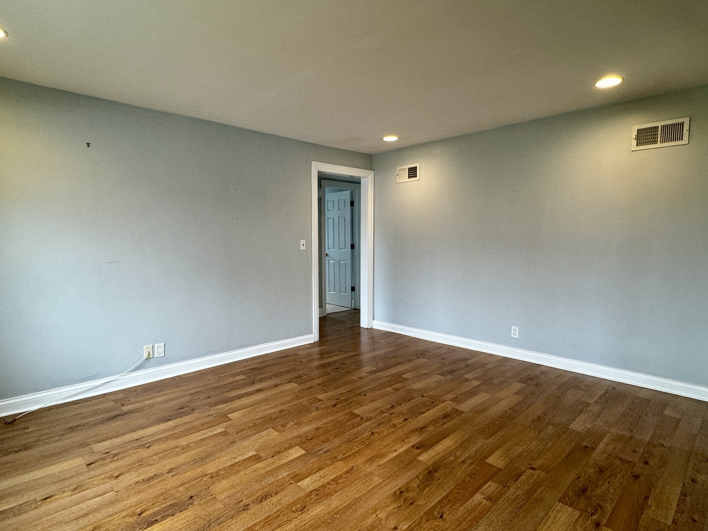 366 N Slusser Street