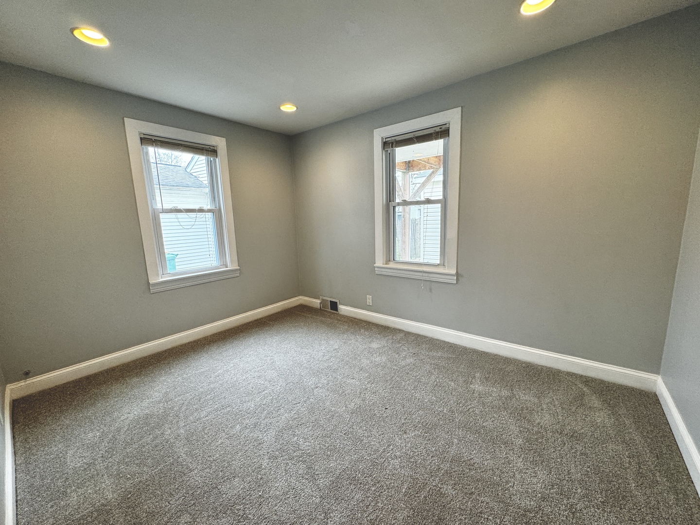 366 N Slusser Street