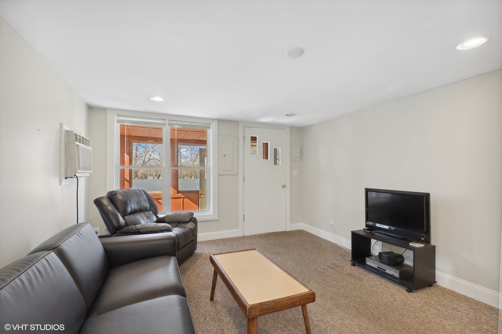 366 N Slusser Street