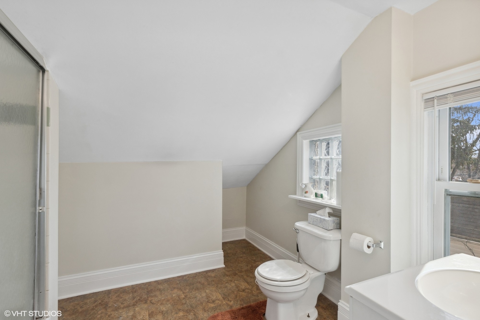 366 N Slusser Street