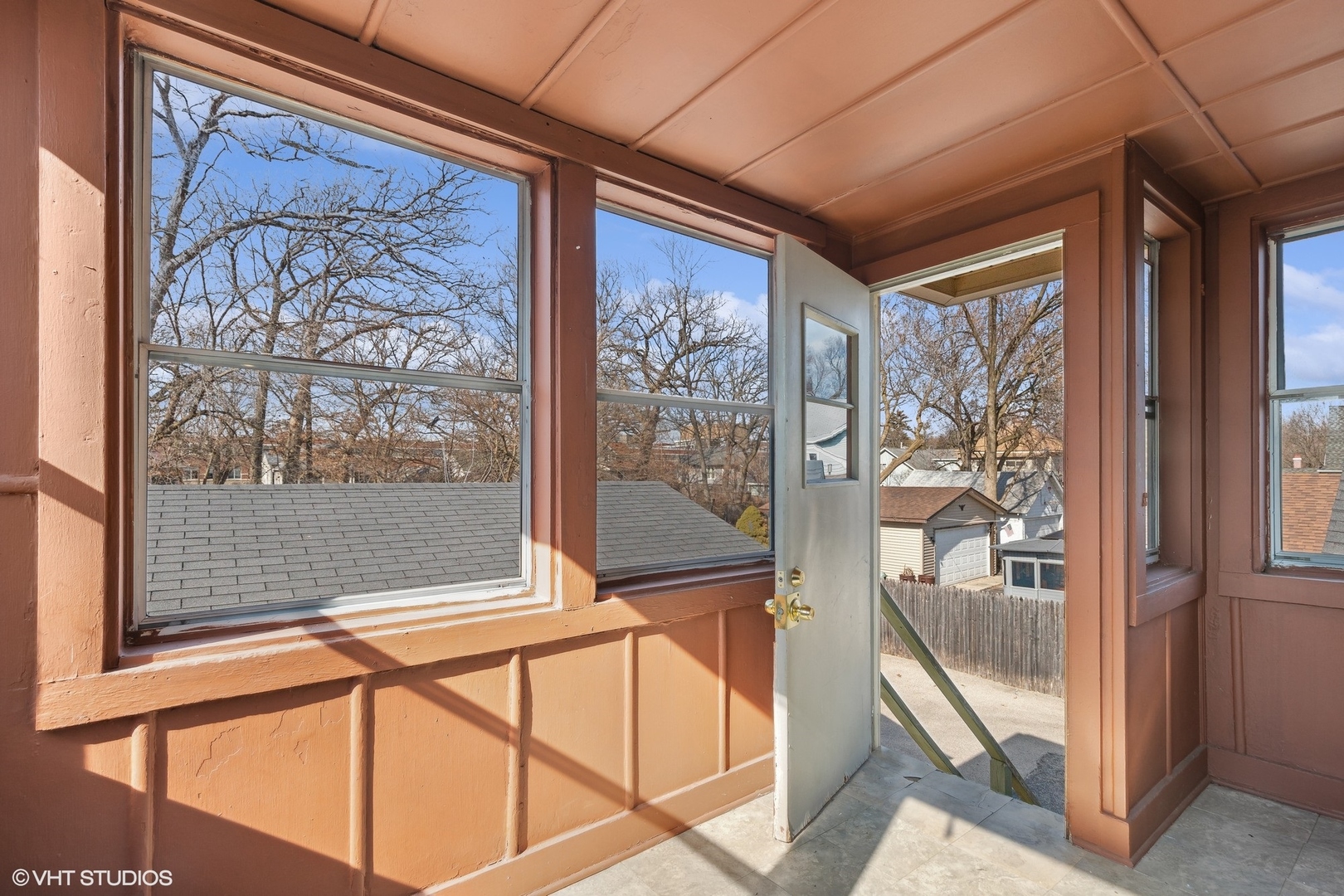 366 N Slusser Street