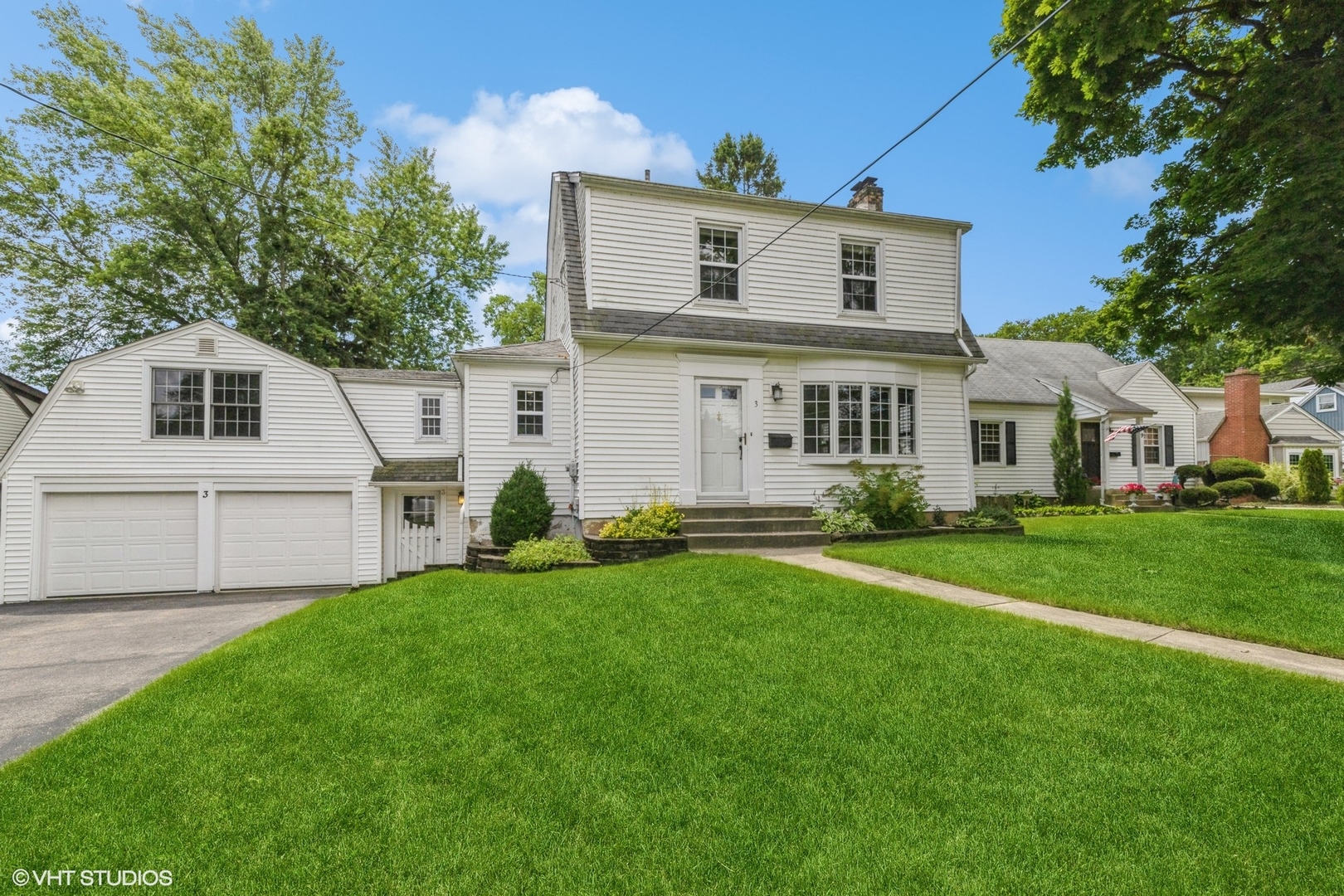 3 LAKEVIEW Drive