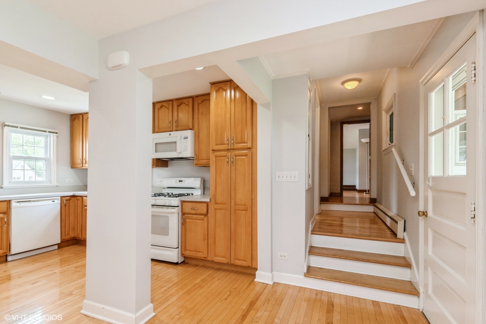 3 LAKEVIEW Drive