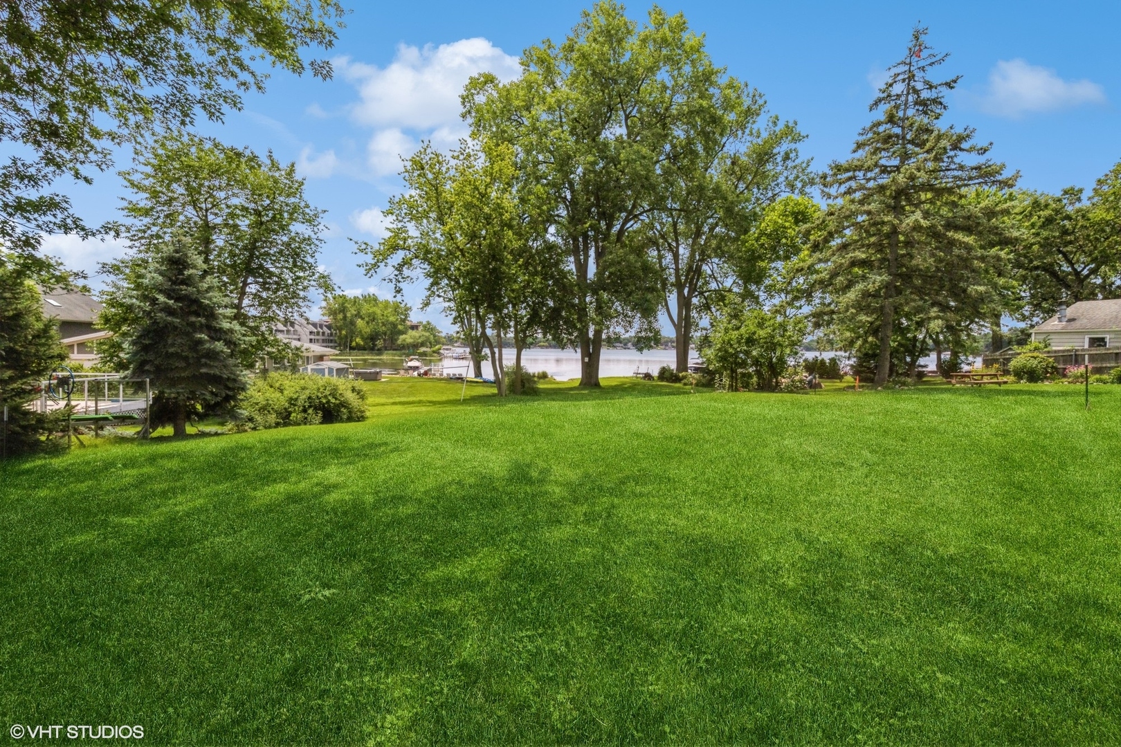 3 LAKEVIEW Drive