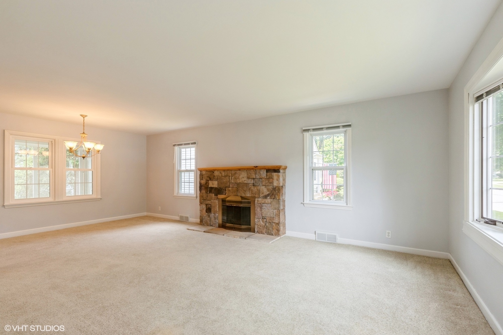 3 LAKEVIEW Drive