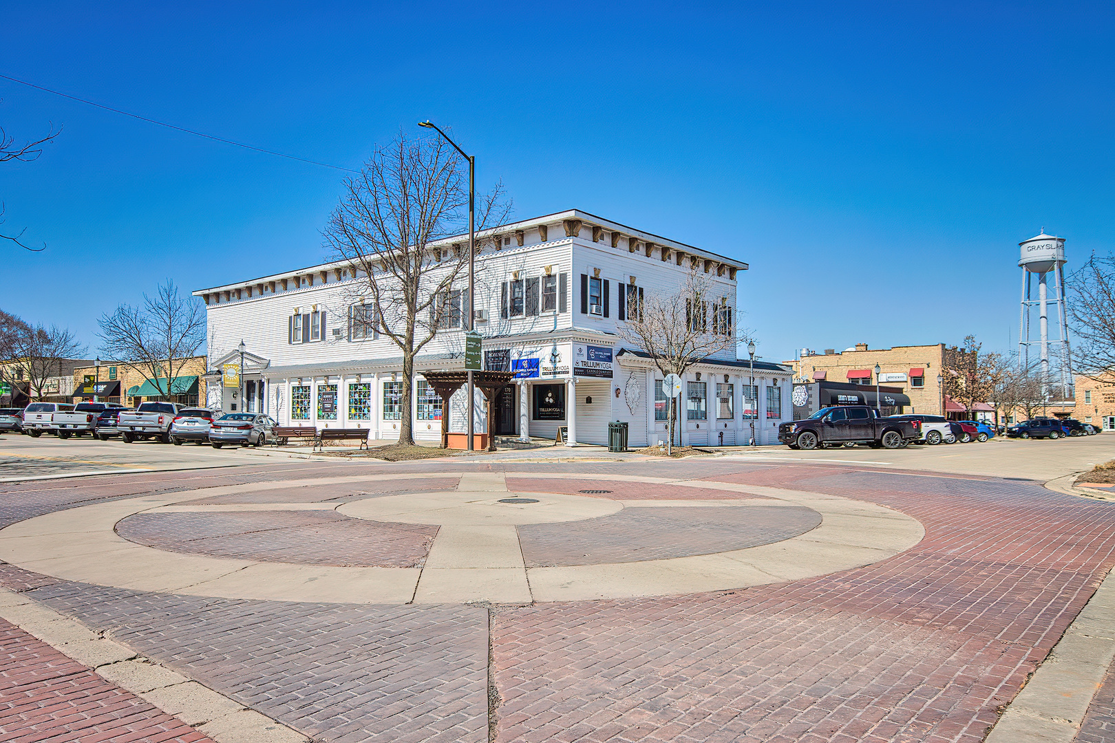 385 Getchell Avenue Unit: 1H