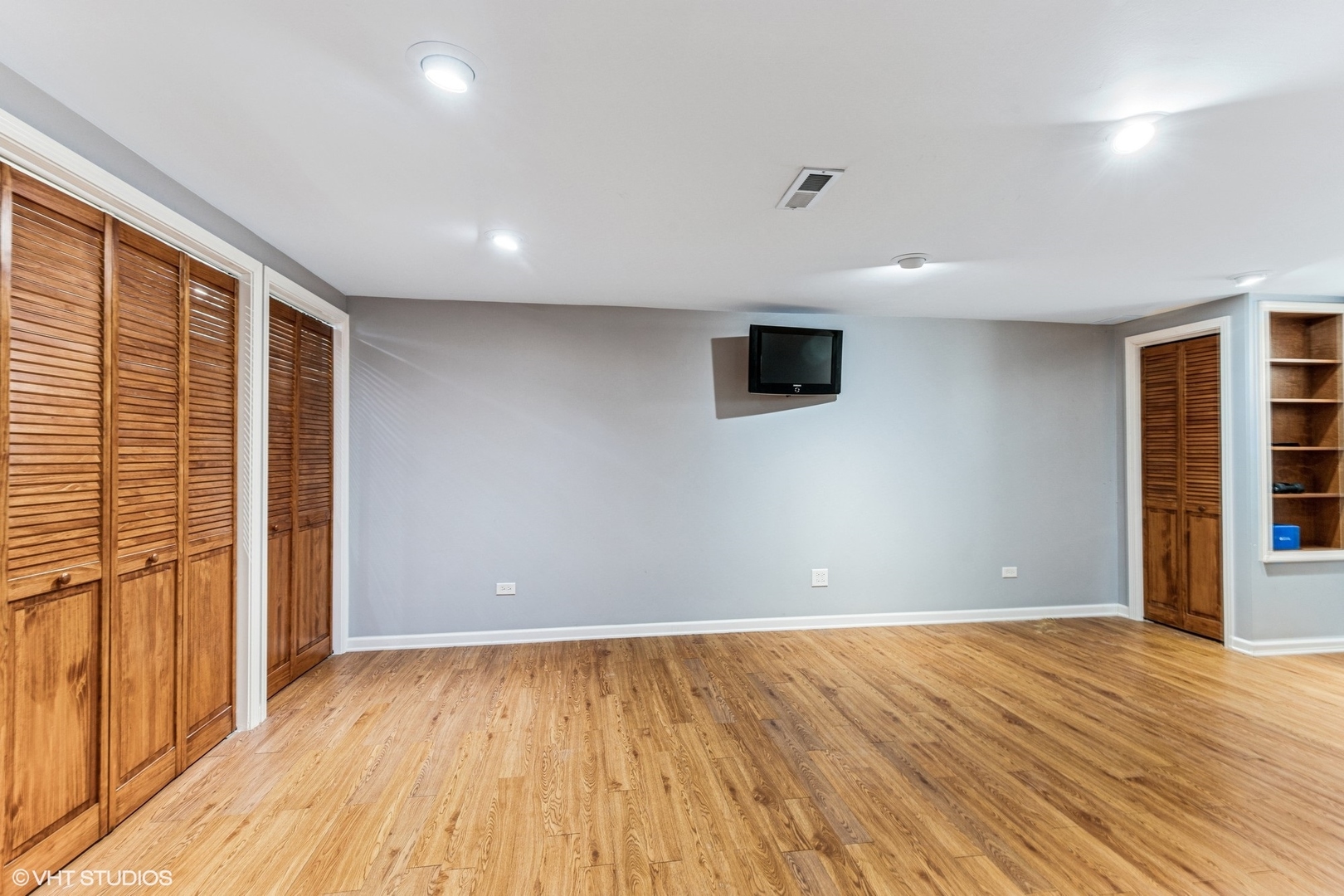 385 Getchell Avenue Unit: 1H