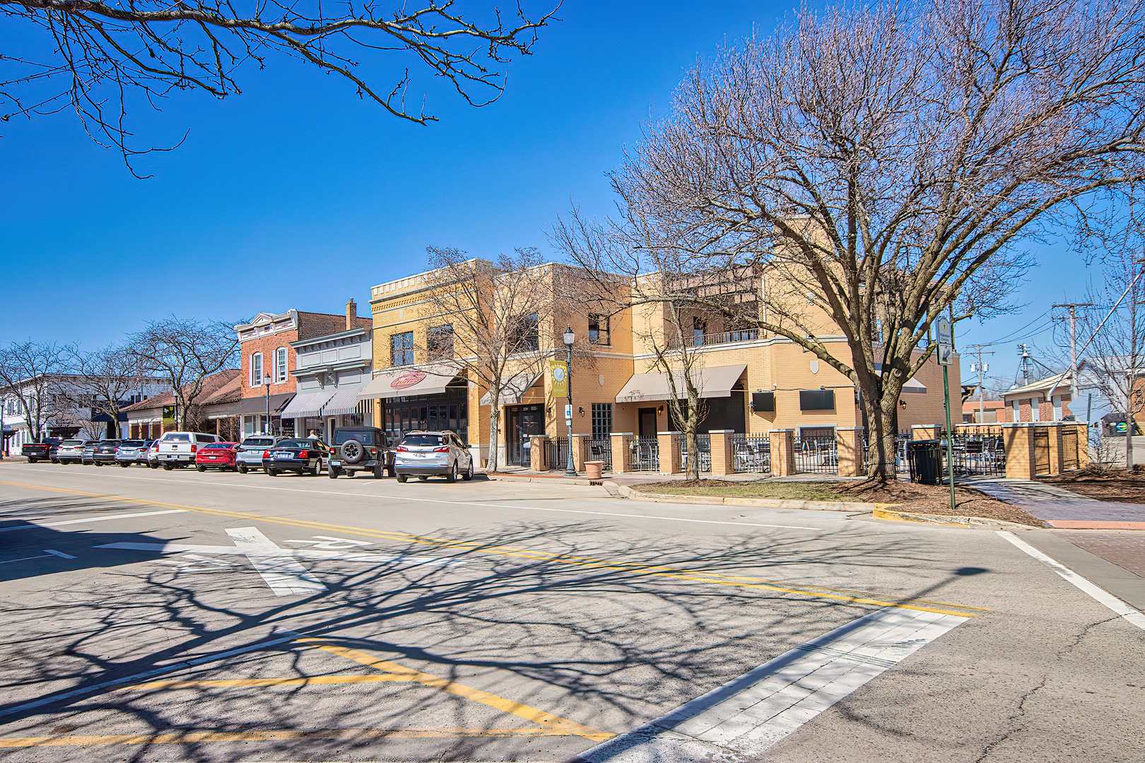 385 Getchell Avenue Unit: 1H