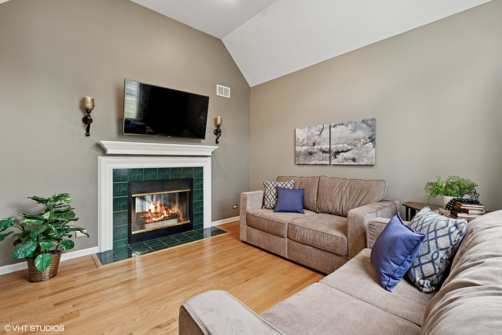 527 Capital Lane