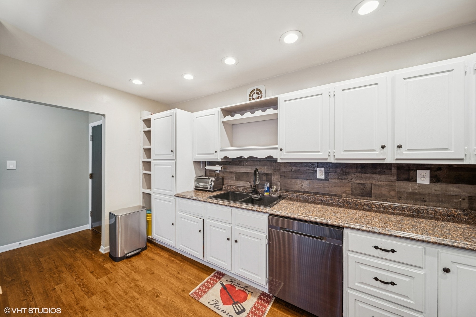 9540 S Mayfield Avenue Unit: 103S
