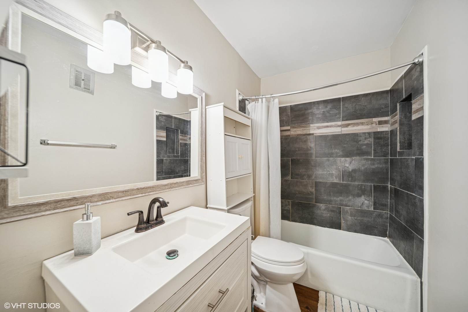 9540 S Mayfield Avenue Unit: 103S