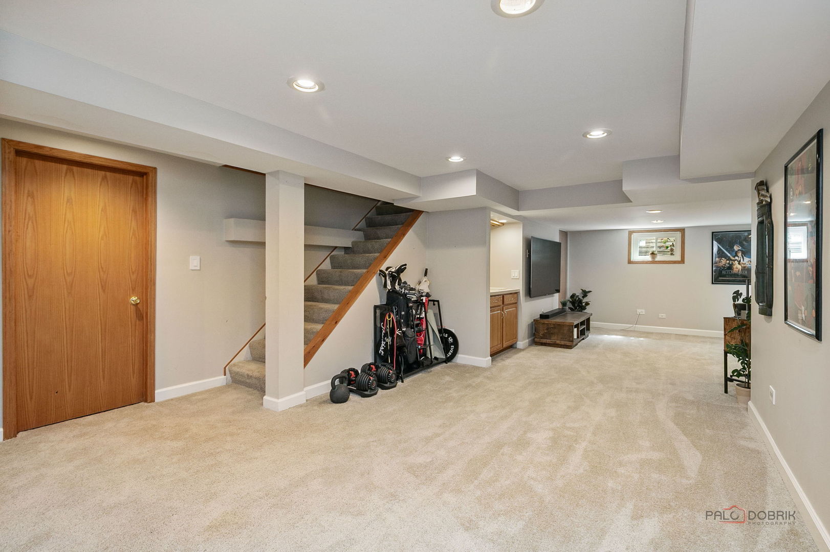 1327 London Court