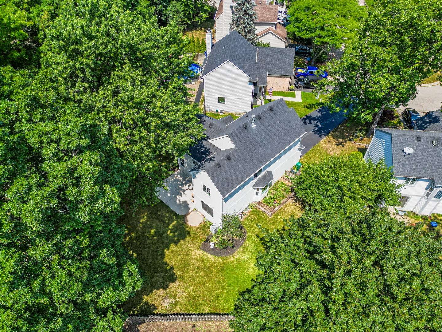 1327 London Court