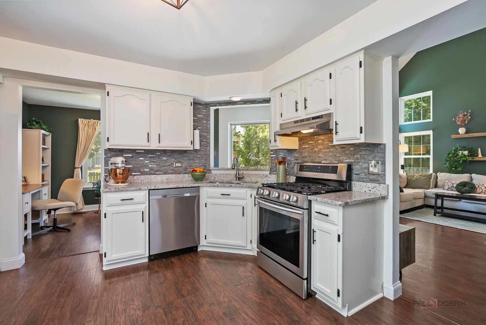1327 London Court