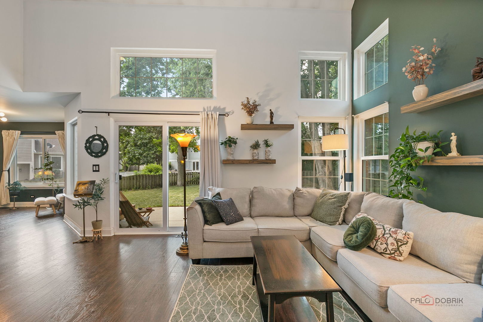 1327 London Court