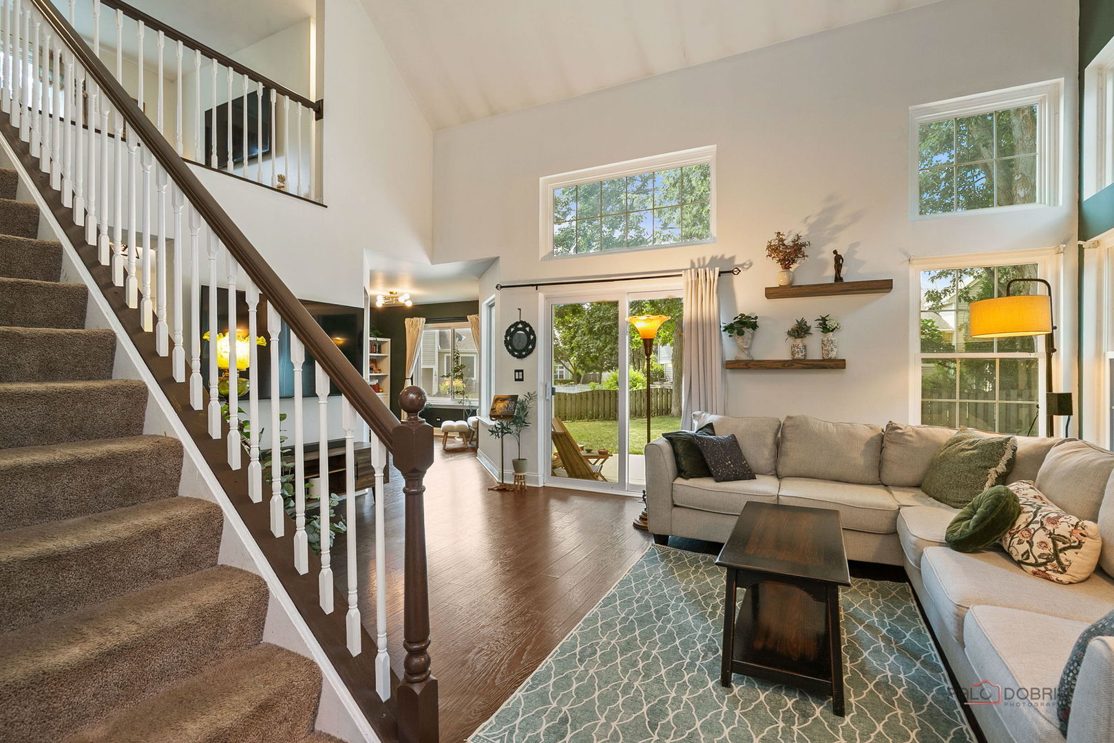 1327 London Court